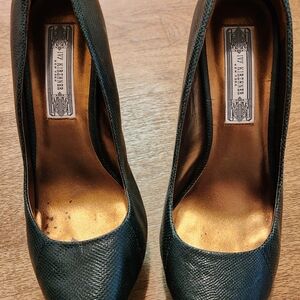 Ivy Kirzhner Green Heels Stylish Elegance